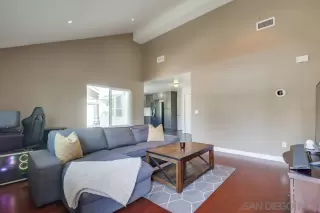 Photo #4: 240023981 Listing