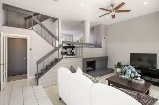 Photo #2: 240023986 Listing 