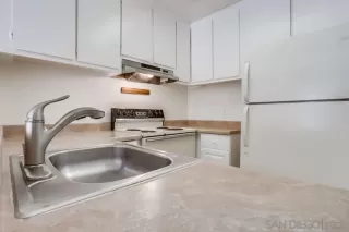 Photo #5: 240024008 Listing 