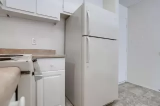 Photo #6: 240024008 Listing 