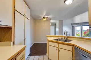 Photo #5: 240024028 Listing