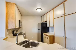 Photo #6: 240024028 Listing
