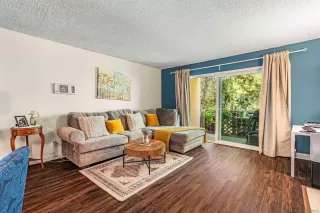 Photo #1: 240024034 Listing