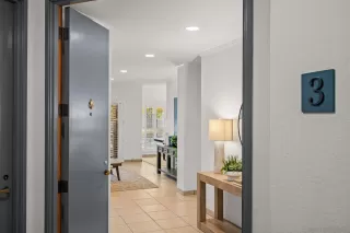 Photo #1: 240024095 Listing