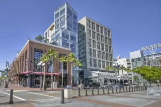 Photo #1: 240024160 Listing