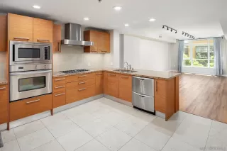 Photo #5: 240024220 Listing