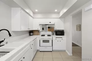 Photo #5: 240024232 Listing 