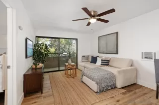 Photo #3: 240024291 Listing