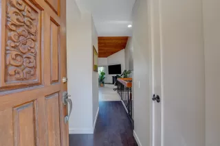 Photo #2: 240024295 Listing