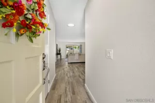 Photo #5: 240024298 Listing