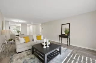 Photo #6: 240024298 Listing