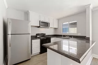 Photo #3: 240024301 Listing 