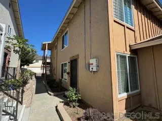 Photo #3: 240024367 Listing