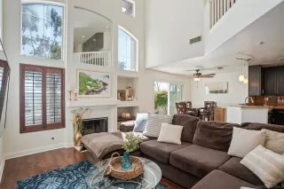 Photo #1: 240024385 Listing