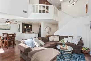 Photo #2: 240024385 Listing