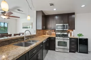 Photo #3: 240024385 Listing