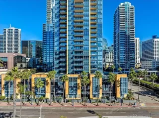 Photo #2: 240024443 Listing