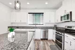 Photo #5: 240024478 Listing