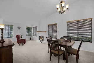 Photo #4: 240024499 Listing