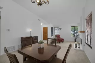 Photo #5: 240024499 Listing