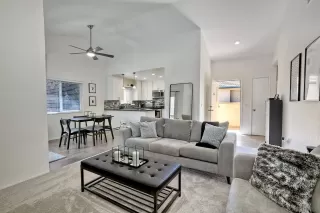 Photo #1: 240024507 Listing