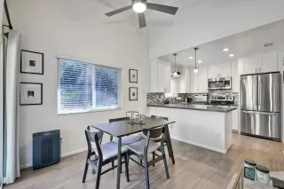 Photo #4: 240024507 Listing