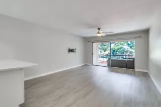 Photo #3: 240024596 Listing