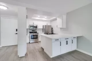 Photo #4: 240024596 Listing