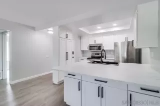 Photo #5: 240024596 Listing