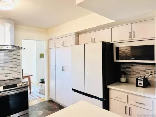 Photo #2: 240024640 Listing