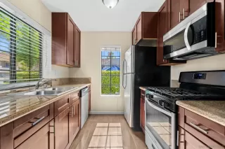 Photo #3: 240024651 Listing 