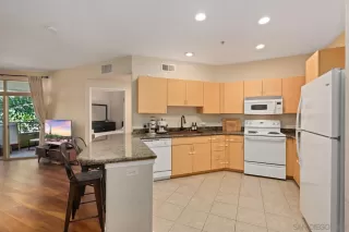 Photo #4: 240024654 Listing