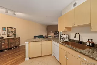 Photo #5: 240024654 Listing