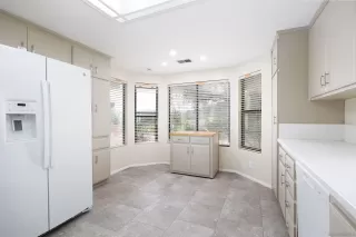 Photo #3: 240024767 Listing