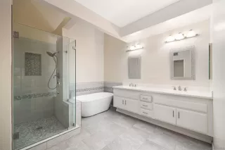 Photo #6: 240024767 Listing