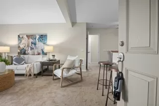 Photo #4: 240024771 Listing