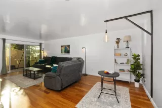 Photo #4: 240024859 Listing