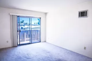 Photo #3: 240024876 Listing