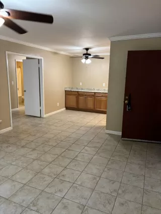 Photo #1: 240024887 Listing 