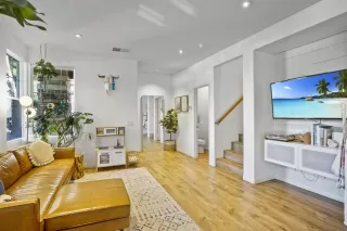 Photo #2: 240024957 Listing 