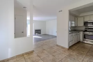 Photo #4: 240025026 Listing 