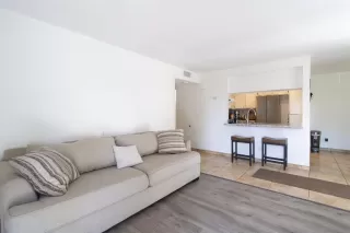 Photo #5: 240025026 Listing 