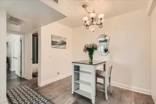 Photo #4: 240025035 Listing