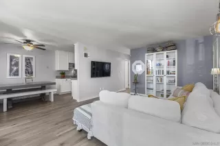 Photo #4: 240025050 Listing