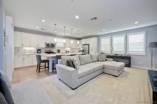 Photo #5: 240025197 Listing