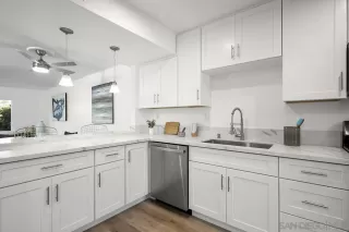 Photo #1: 240025213 Listing