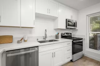 Photo #2: 240025213 Listing