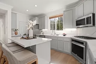 Photo #1: 240025243 Listing