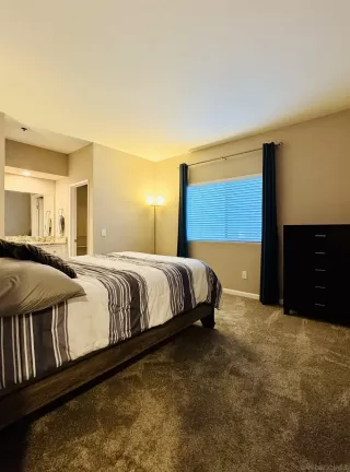 Photo #5: 240025244 Listing