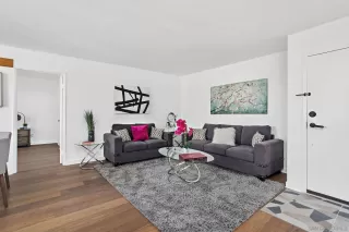 Photo #2: 240025278 Listing